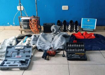 Tras un allanamiento por una causa de robo, la Policía recuperó distintos elementos y secuestró otros objetos de dudosa procedencia