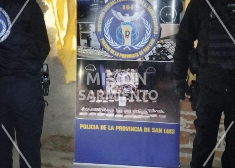 San Luis: la Policía anuló dos centros de venta y distribución de drogas, incautó sustancias valuadas en casi un millón de pesos y detuvo a tres hombres