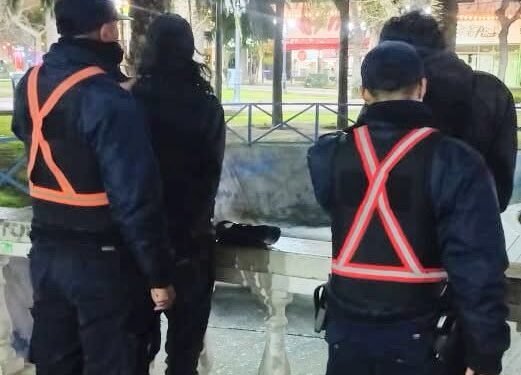 Demoraron a dos sujetos que protagonizaron un disturbio en la plaza Pringles