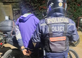 Demoraron a un sujeto que intentó disparar con un arma de fuego contra un policía