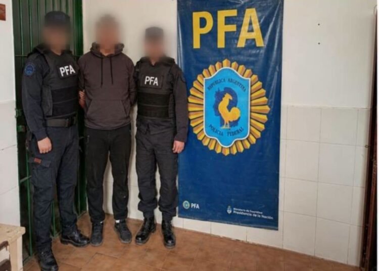 LA POLICÍA FEDERAL ARGENTINA DETUVO A UN HOMBRE CON PEDIDO DE CAPTURA POR EL DELITO DE ESTAFA EN LA PROVINCIA DE SAN LUIS
