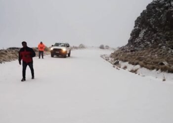 Vialidad Provincial mantiene cortes preventivos en rutas serranas por las fuertes nevadas