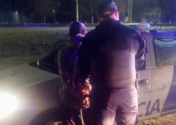 Demoraron a un hombre que tenía pedido de captura por una causa de robo