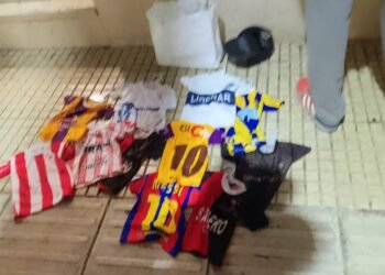 Sustrajo prendas de vestir de un comercio y lo descubrieron