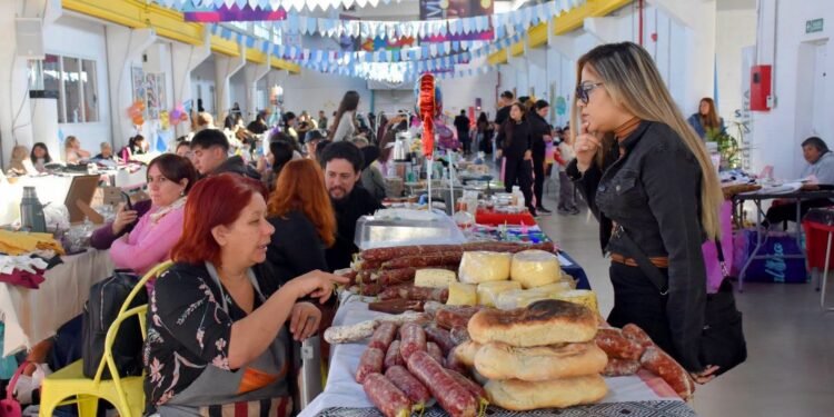 La Nave Cultural se llena de propuestas para disfrutar durante el fin de semana largo