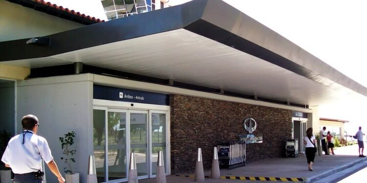 El aeropuerto reanuda sus operaciones este viernes