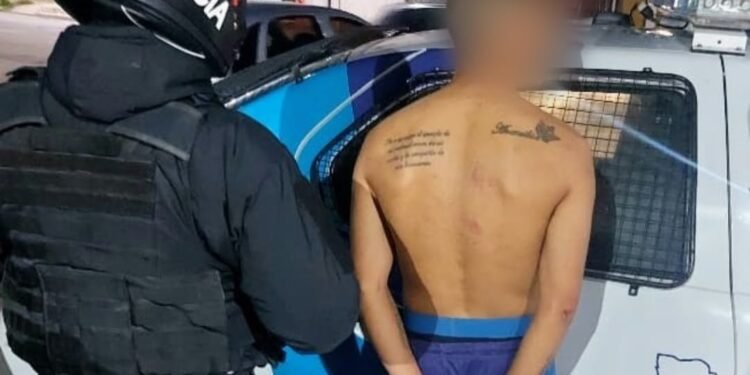 Demoraron a dos hombres que provocaron un disturbio en la vía pública y agredieron a efectivos policiales